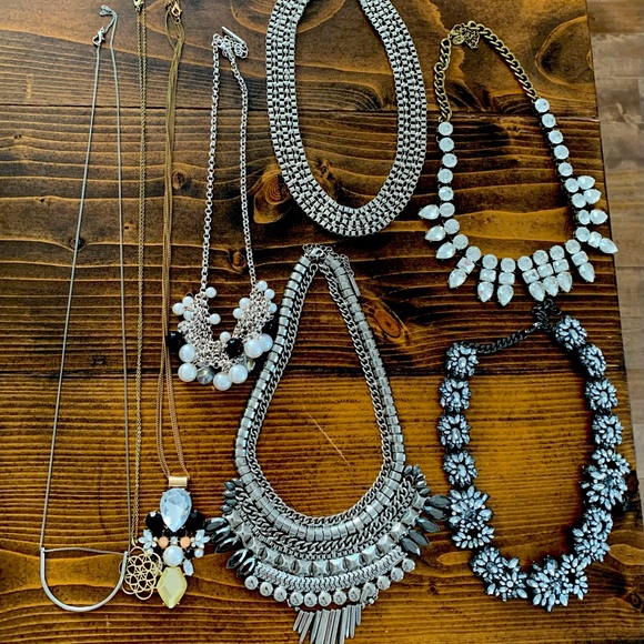 Lot of 8 necklaces - Picture 1 of 1